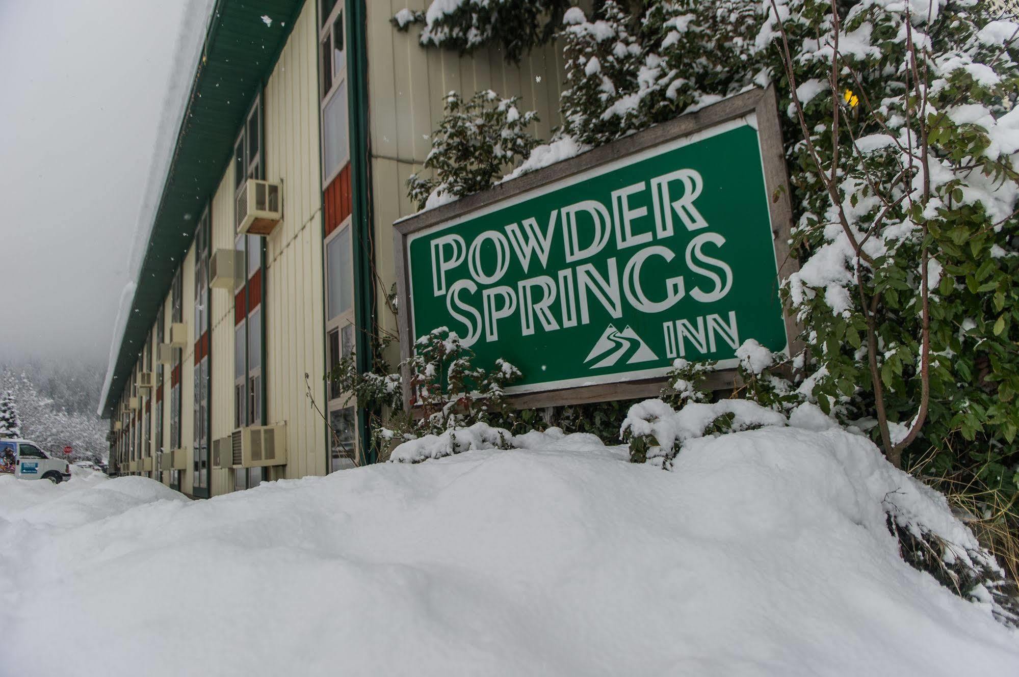 Grizz Hotel Revelstoke Kültér fotó