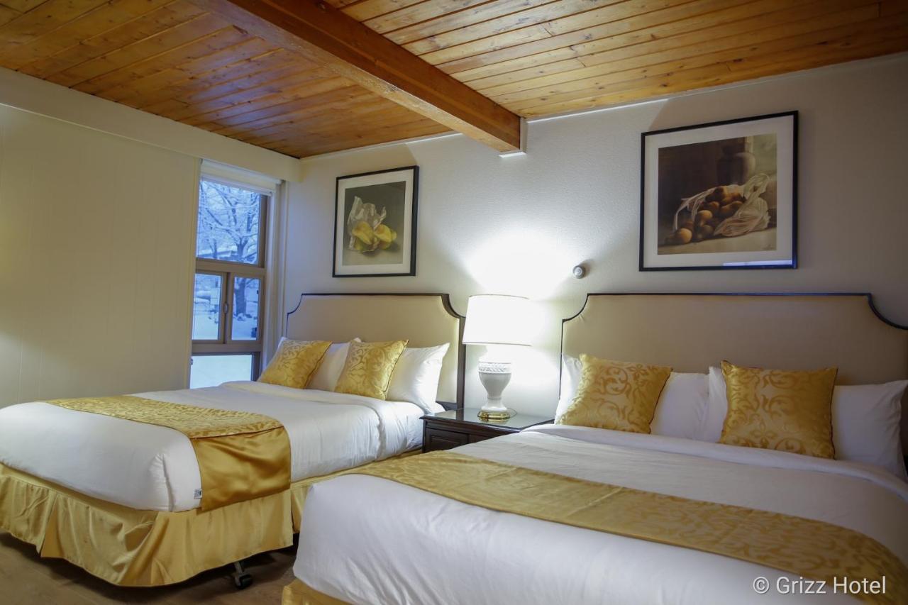 Grizz Hotel Revelstoke Kültér fotó