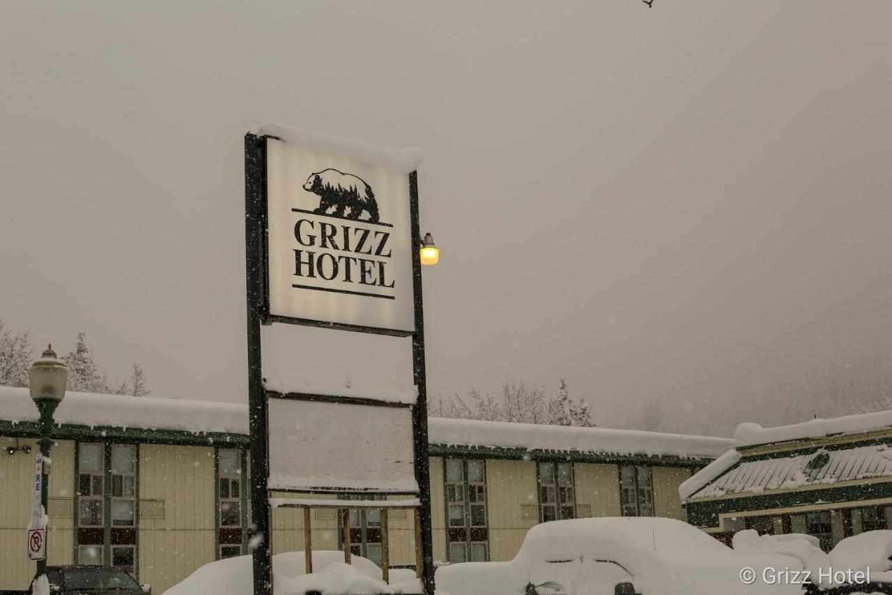 Grizz Hotel Revelstoke Kültér fotó