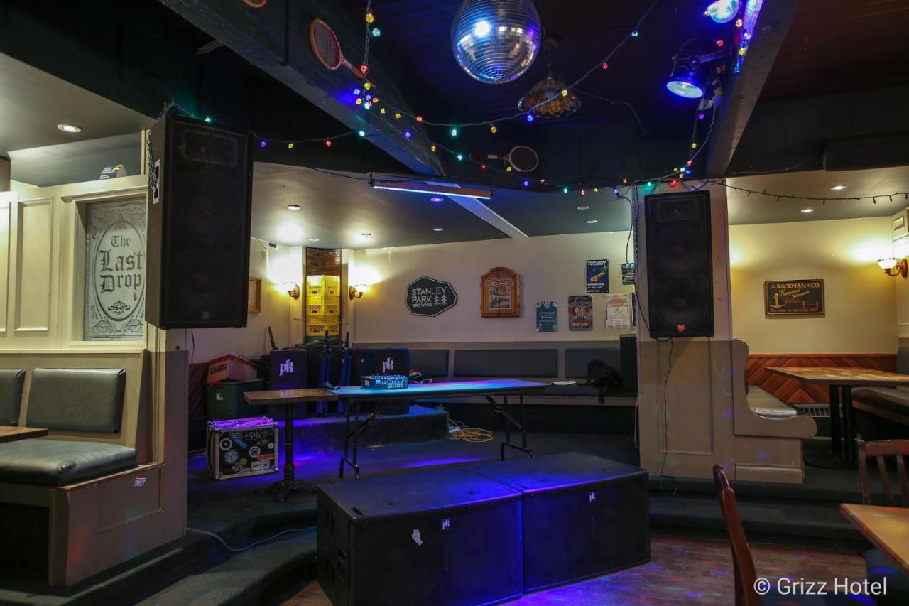 Grizz Hotel Revelstoke Kültér fotó