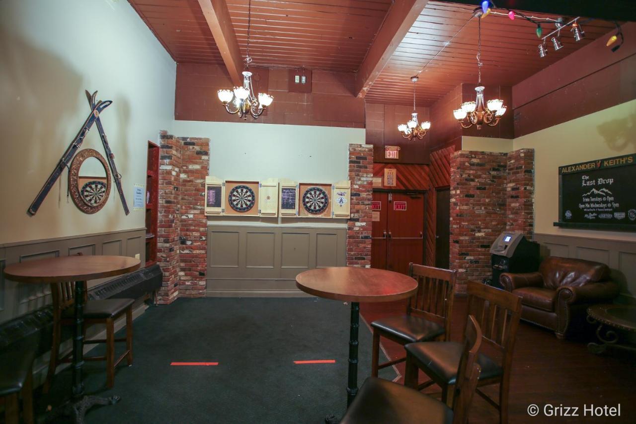 Grizz Hotel Revelstoke Kültér fotó